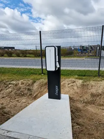 installateur de borne de recharge électrique voiture à Lanvollon - image 2