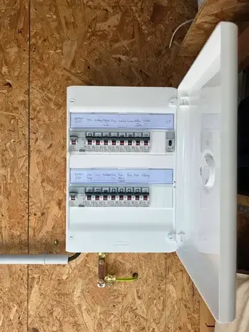 remise aux normes électriques à Lanvollon - image 2
